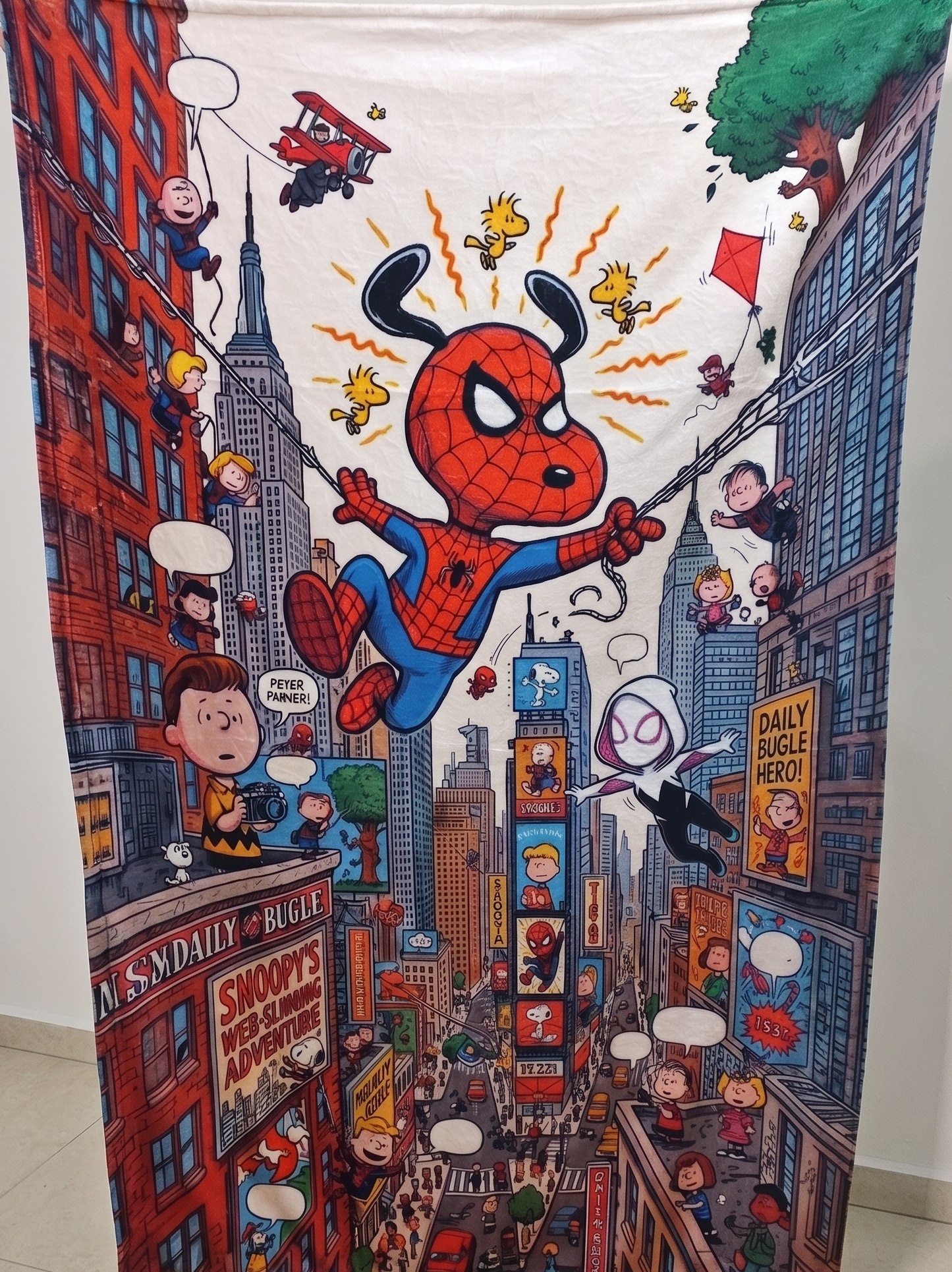 Cobija personalizada con estampado full color de Snoopy y Spider-Man